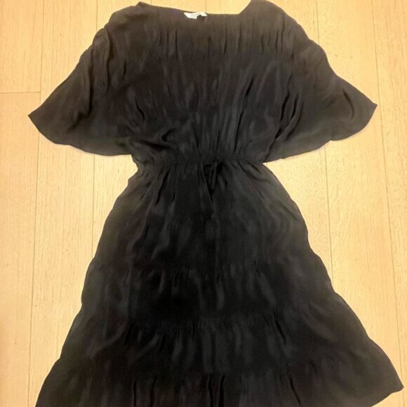 TUCKER Midi Off the Shoulder (or on!) Dress - Black - Size Medium - Picture 4 of 8